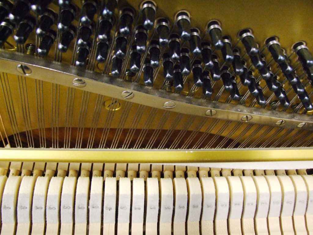 Yamaha U1H - dealers in Steinway grand pianos baby grand pianos, Fazioli, Bosendorfer, Bechstein, Bluthner, Yamaha