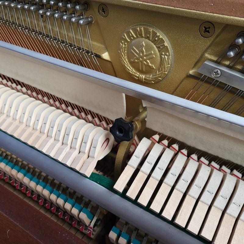 Yamaha M108N upright Piano in mahogany – Gallery image – Roberts Pianos Oxford