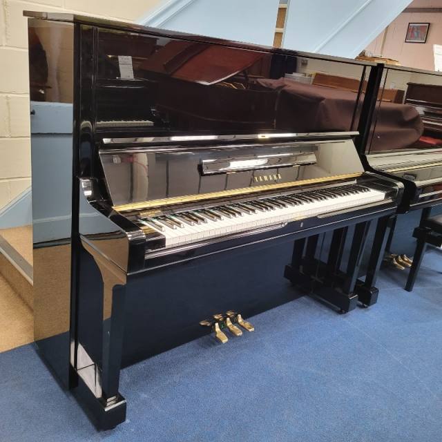 Yamaha U3G upright Piano in black polyester – Sold piano – Roberts Pianos Oxford