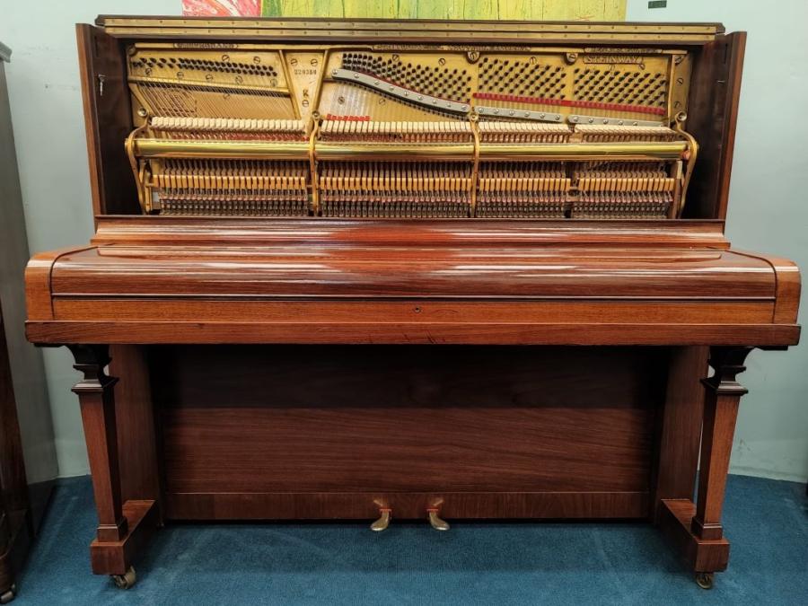 Steinway K upright Piano in mahogany – Gallery image – Roberts Pianos Oxford