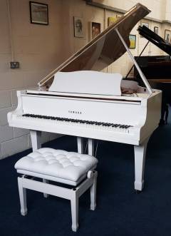 Yamaha C3 grand Piano in white polyester – Inventory thumbnail – Roberts Pianos Oxford