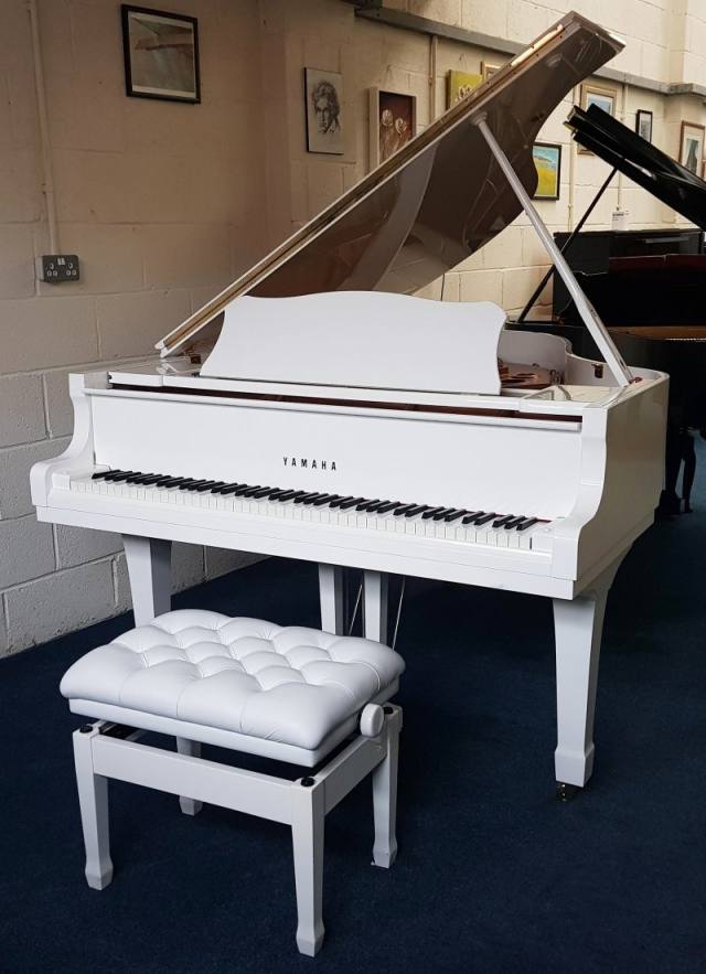 Yamaha C3 grand Piano in white polyester – Inventory thumbnail – Roberts Pianos Oxford
