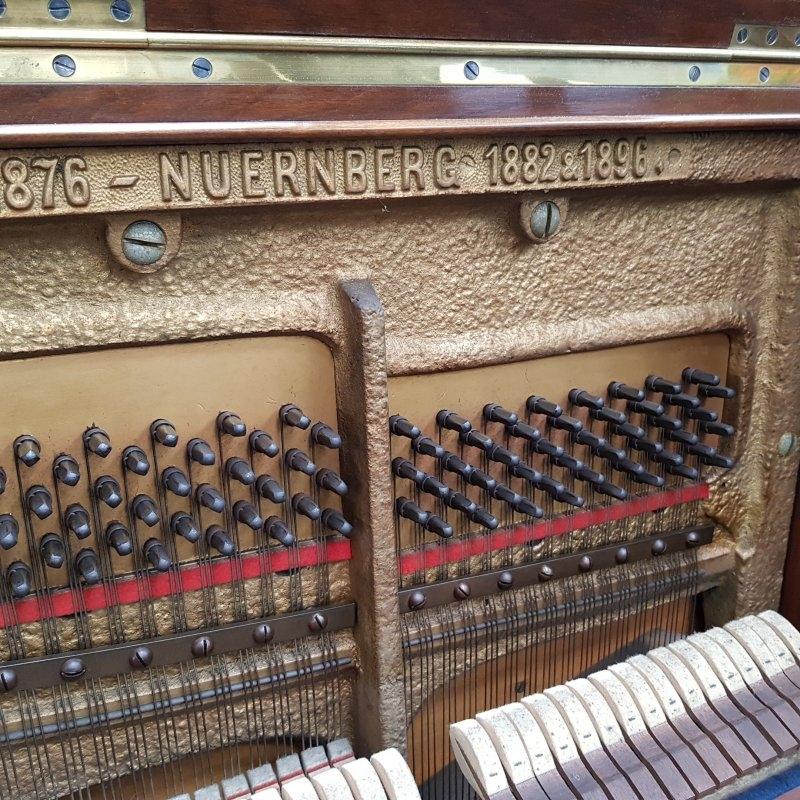 Steingraeber & Sohne 135 upright Piano in mahogany – Gallery image – Roberts Pianos Oxford