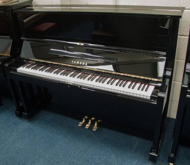 Yamaha U1G upright Piano in Bright black – Inventory thumbnail – Roberts Pianos Oxford