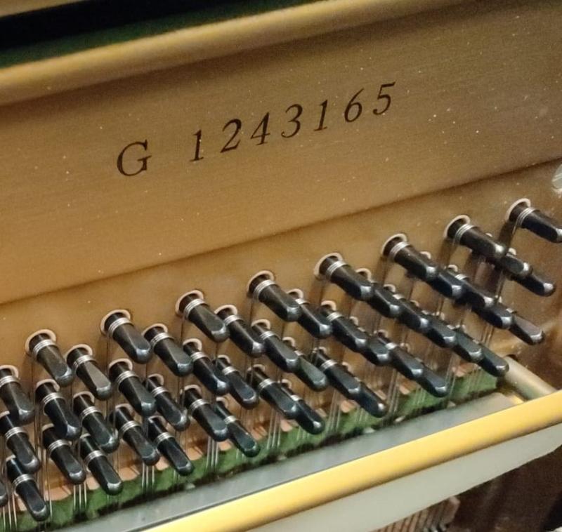 Yamaha U3G upright Piano in black polyester – Gallery image – Roberts Pianos Oxford