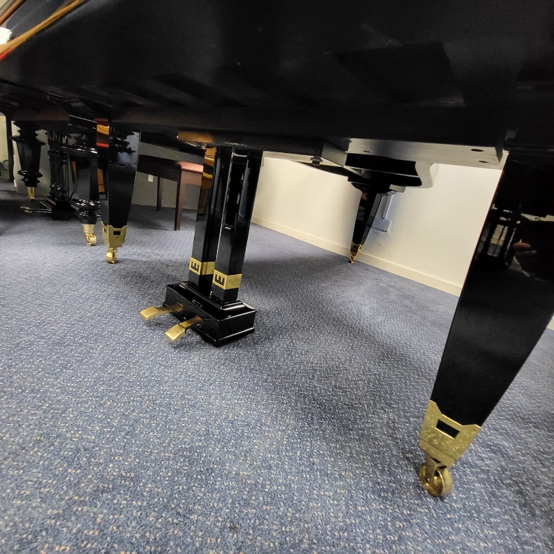 Grotrian Steinweg model 220