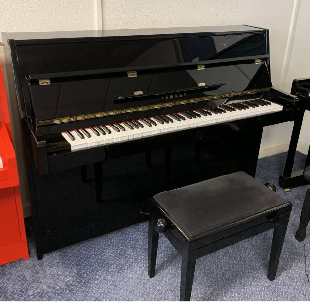 Yamaha C110A upright Piano in bright black – Inventory thumbnail – Roberts Pianos Oxford