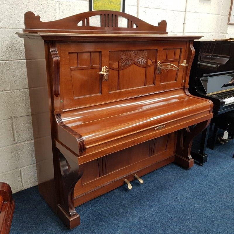Steingraeber & Sohne 135 upright Piano in mahogany – Gallery image – Roberts Pianos Oxford