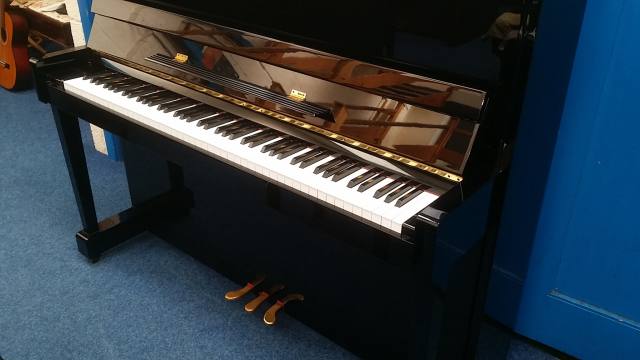 Kawai HA20 upright Piano in gloss black – Inventory thumbnail – Roberts Pianos Oxford