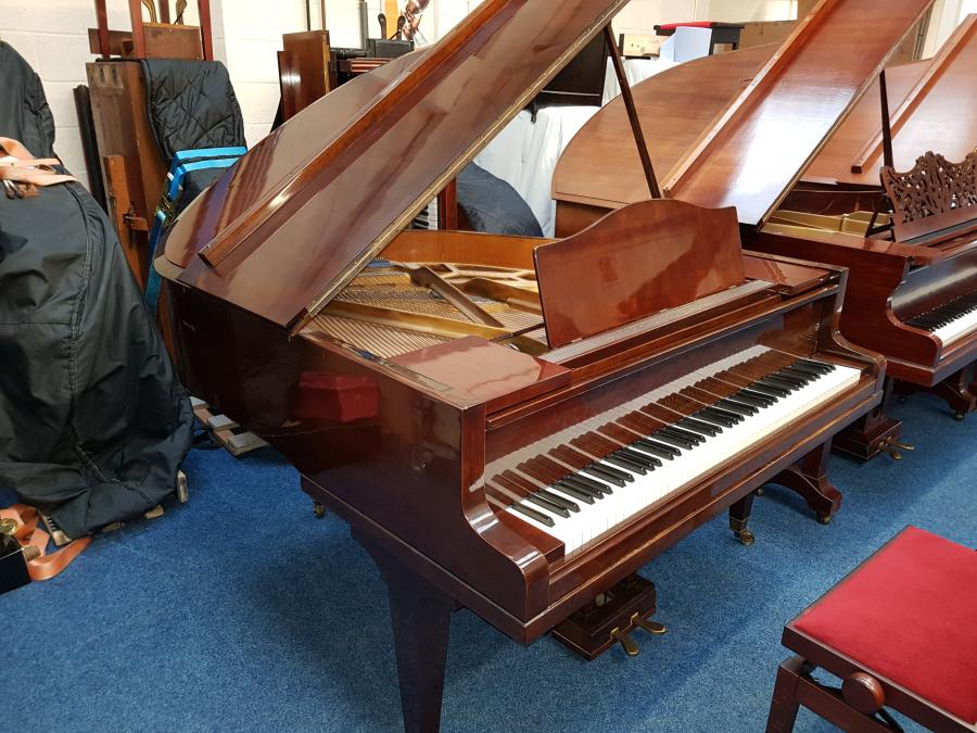 Bluthner Style IV grand Piano in mahogany – Gallery image – Roberts Pianos Oxford