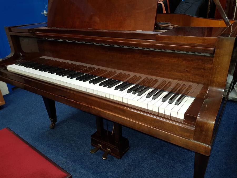 Bluthner Style IV grand Piano in mahogany – Gallery image – Roberts Pianos Oxford