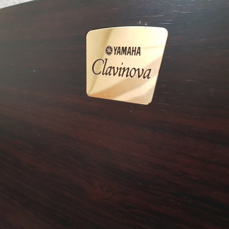 Yamaha CVP-303
