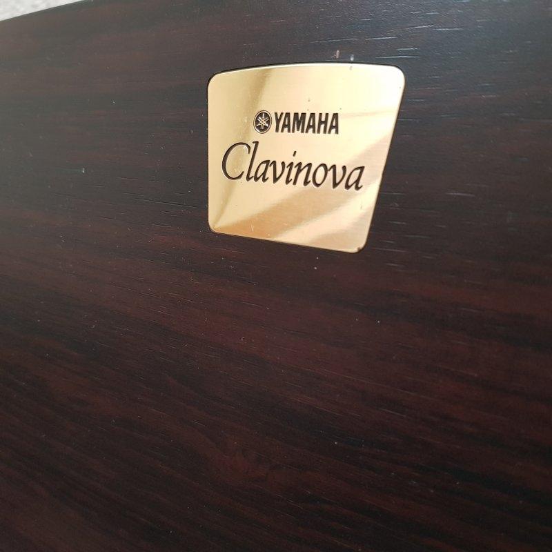 Yamaha CVP-303 digital Piano in rosewood – Gallery image – Roberts Pianos Oxford