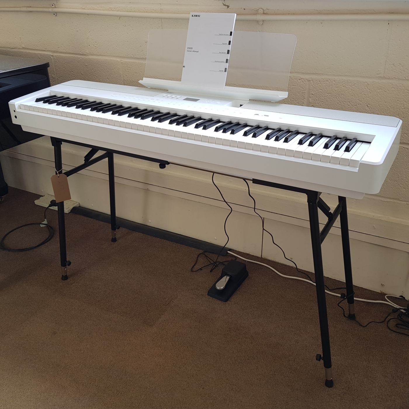 Kawai ES920 digital Piano in ivory white – Featured image – Roberts Pianos Oxford