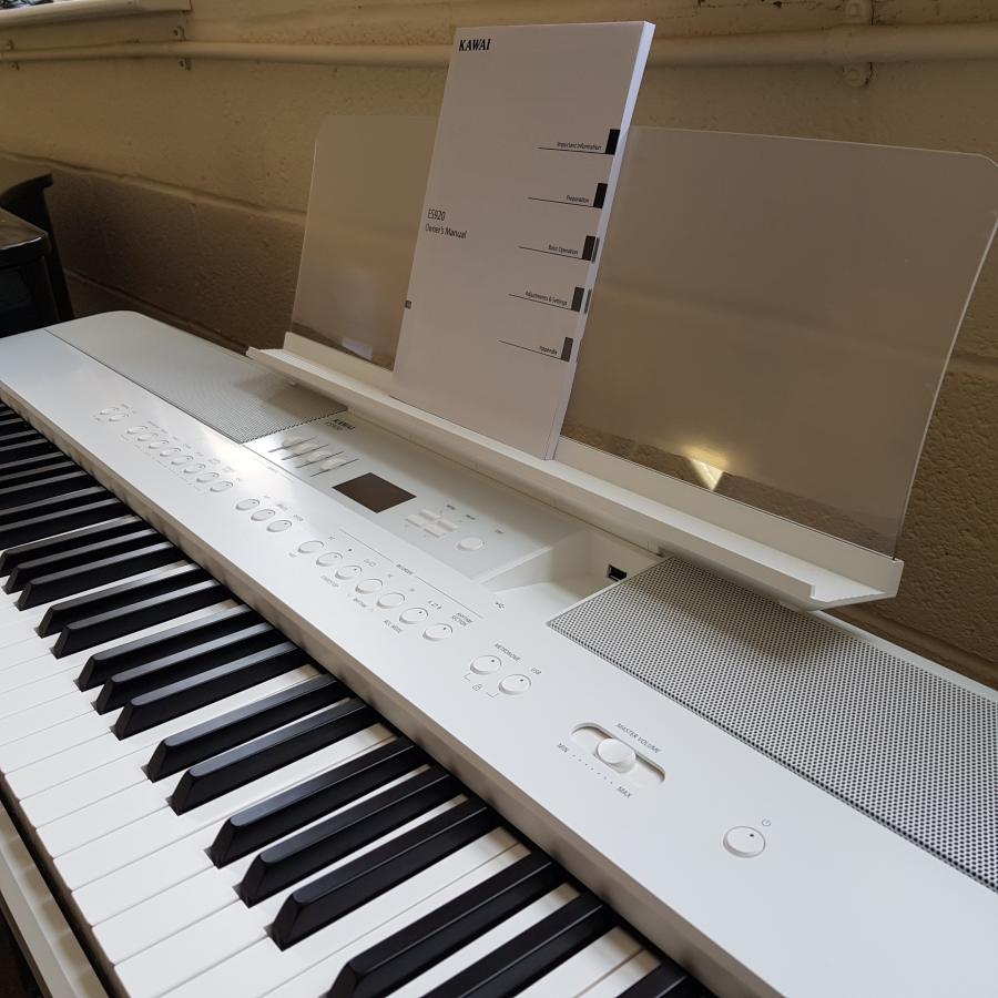 Kawai ES920 digital Piano in ivory white – Gallery image – Roberts Pianos Oxford