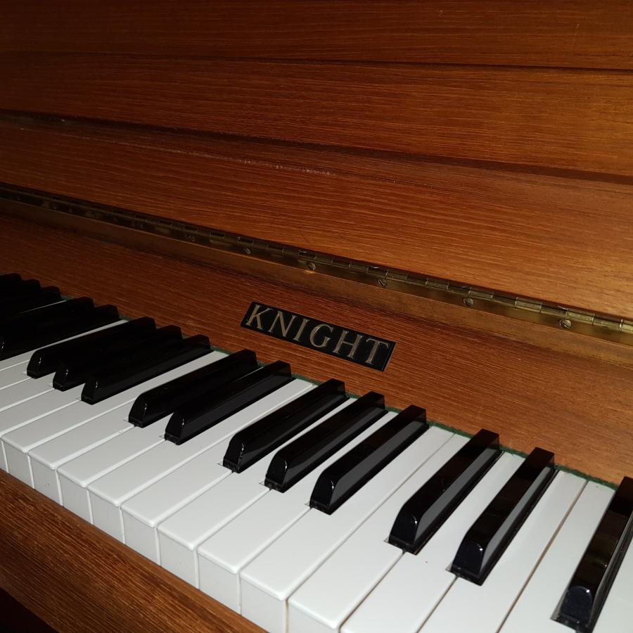 Knight K10 upright Piano in teak – Gallery image – Roberts Pianos Oxford