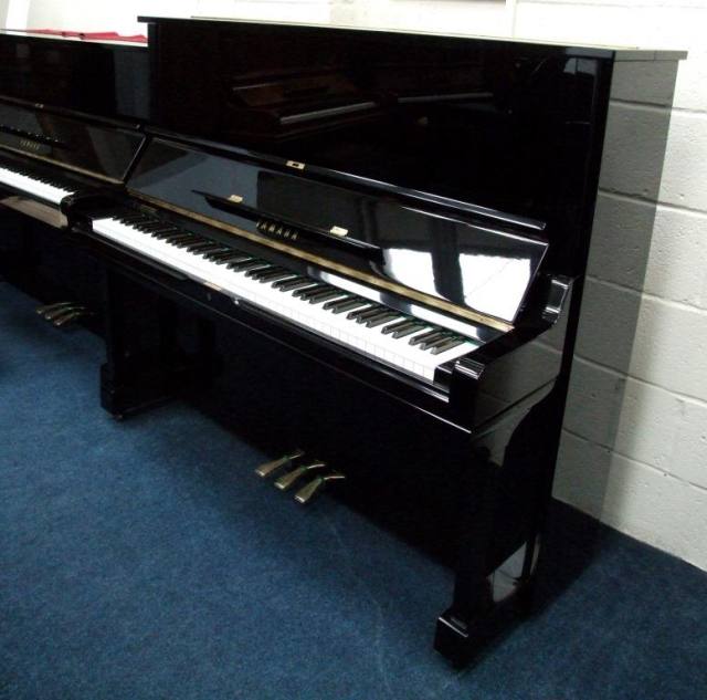 Yamaha U3H upright Piano in black – Inventory thumbnail – Roberts Pianos Oxford