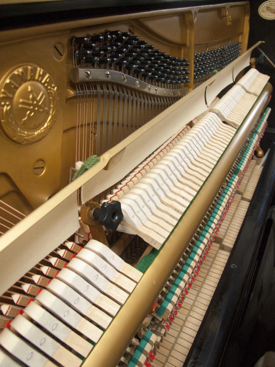 Yamaha U3H upright Piano in black – Gallery image – Roberts Pianos Oxford