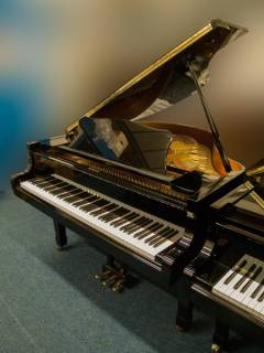Yamaha G1RE grand Piano in black – Inventory thumbnail – Roberts Pianos Oxford