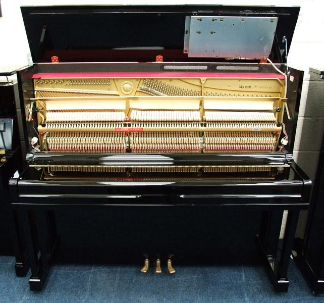 Yamaha MX101R upright Piano in bright black – Gallery image – Roberts Pianos Oxford
