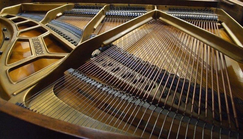 Bluthner IV grand Piano in mahogany – Gallery image – Roberts Pianos Oxford
