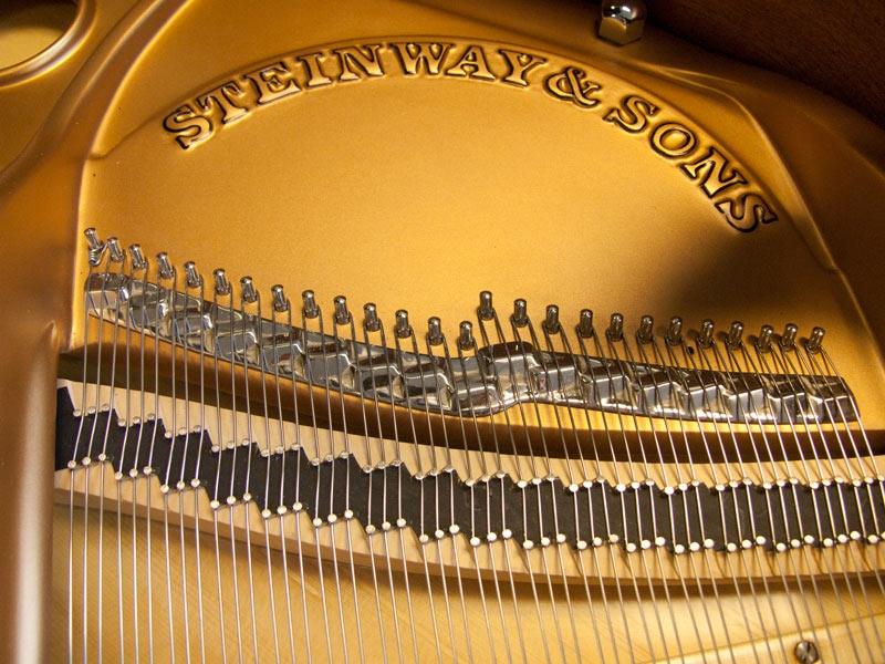 Steinway M grand Piano in bright black – Gallery image – Roberts Pianos Oxford