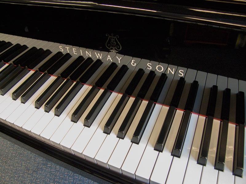 Steinway M grand Piano in bright black – Gallery image – Roberts Pianos Oxford