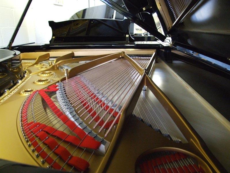 Steinway B grand Piano in bright black – Gallery image – Roberts Pianos Oxford