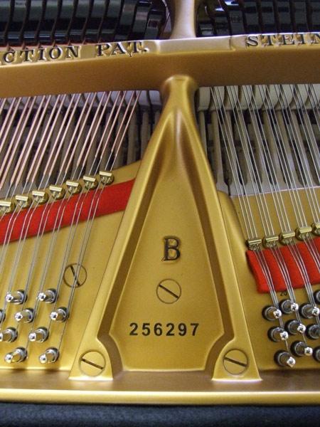Steinway B grand Piano in bright black – Gallery image – Roberts Pianos Oxford