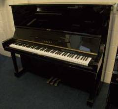 Yamaha U3M upright Piano in bright black – Inventory thumbnail – Roberts Pianos Oxford