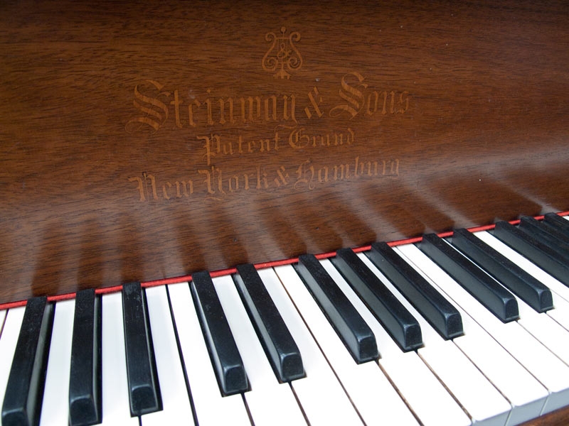 Steinway O