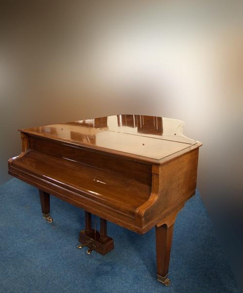 Bluthner Style VI Aliquot grand Piano in rosewood – Gallery image – Roberts Pianos Oxford