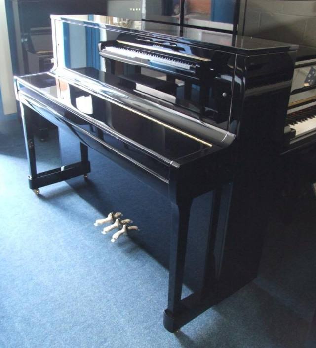 Kawai K-200 upright Piano in bright black – Inventory thumbnail – Roberts Pianos Oxford