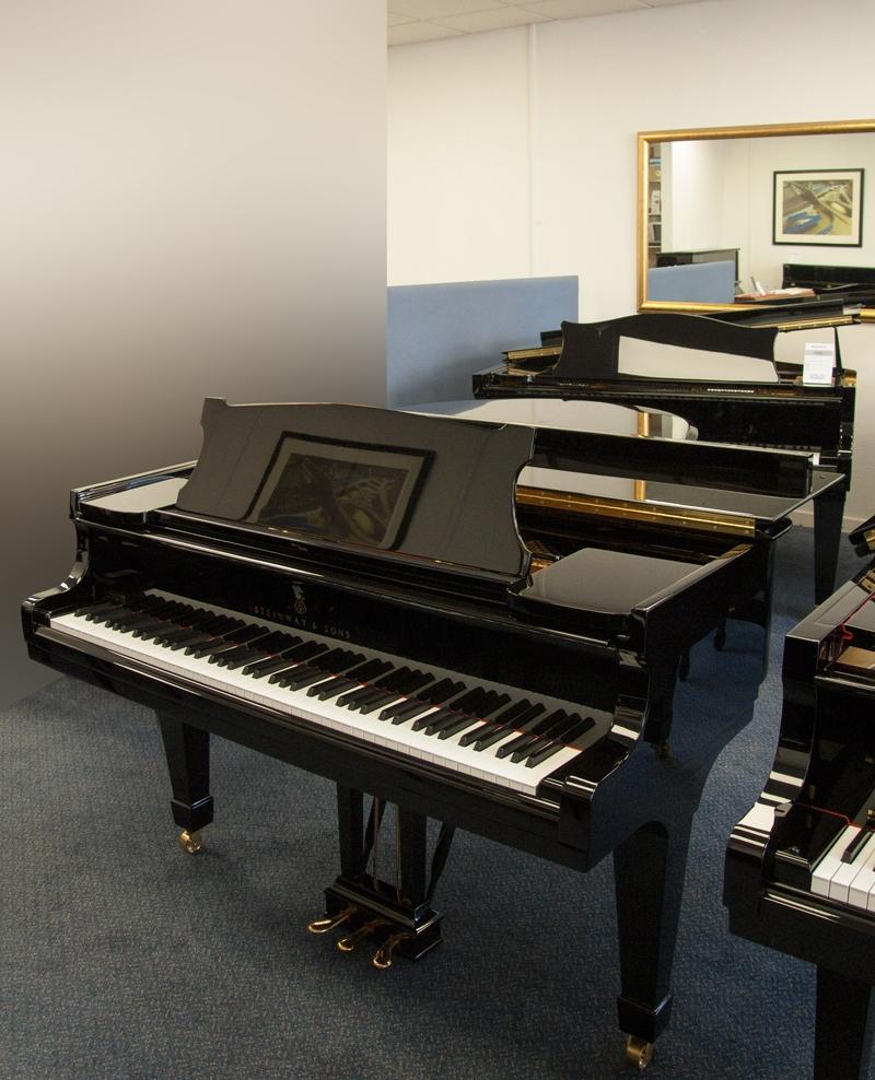 Steinway O grand Piano in bright black – Gallery image – Roberts Pianos Oxford