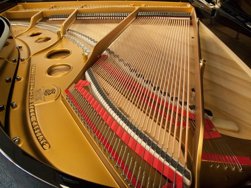 Steinway O grand Piano in bright black – Gallery image – Roberts Pianos Oxford