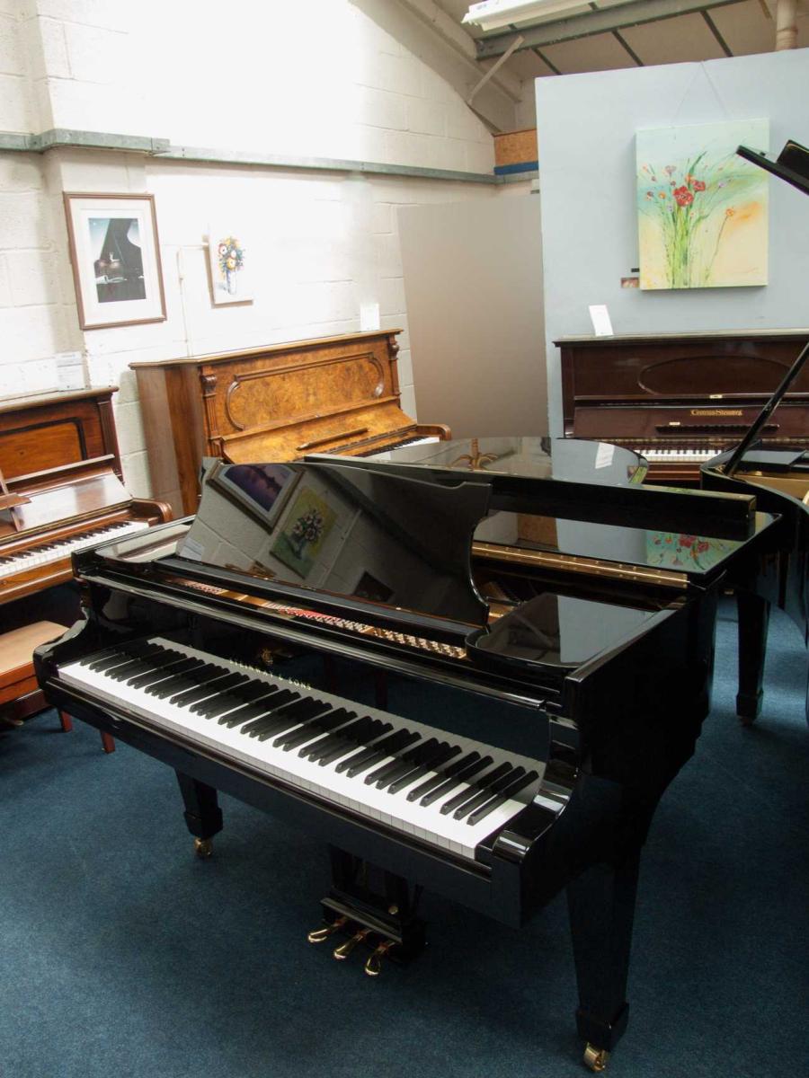 Steinway O grand Piano in black polyester – Gallery image – Roberts Pianos Oxford