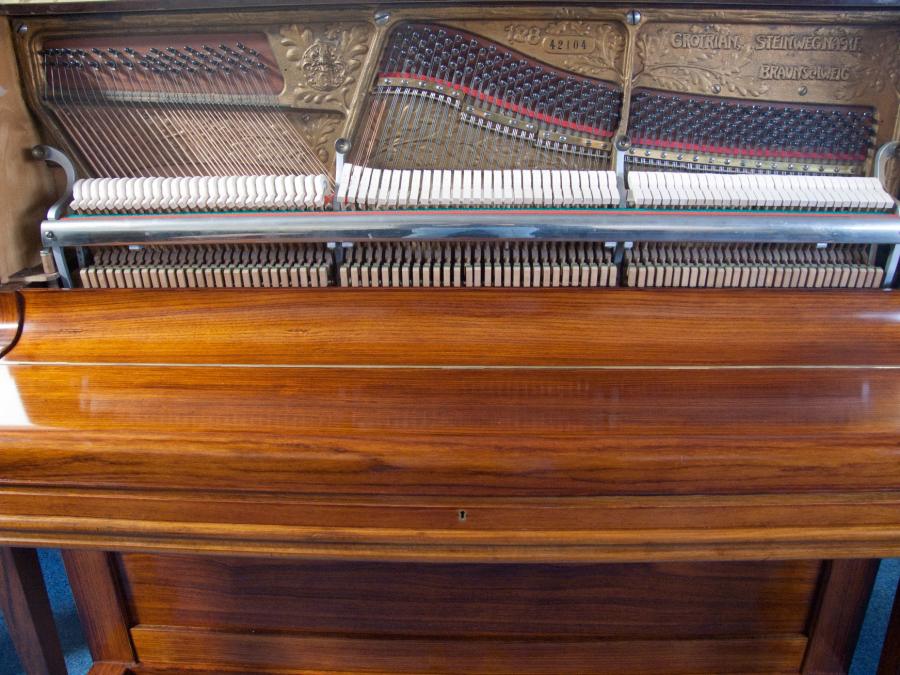 Grotrian Steinweg 128 upright Piano in rosewood – Gallery image – Roberts Pianos Oxford