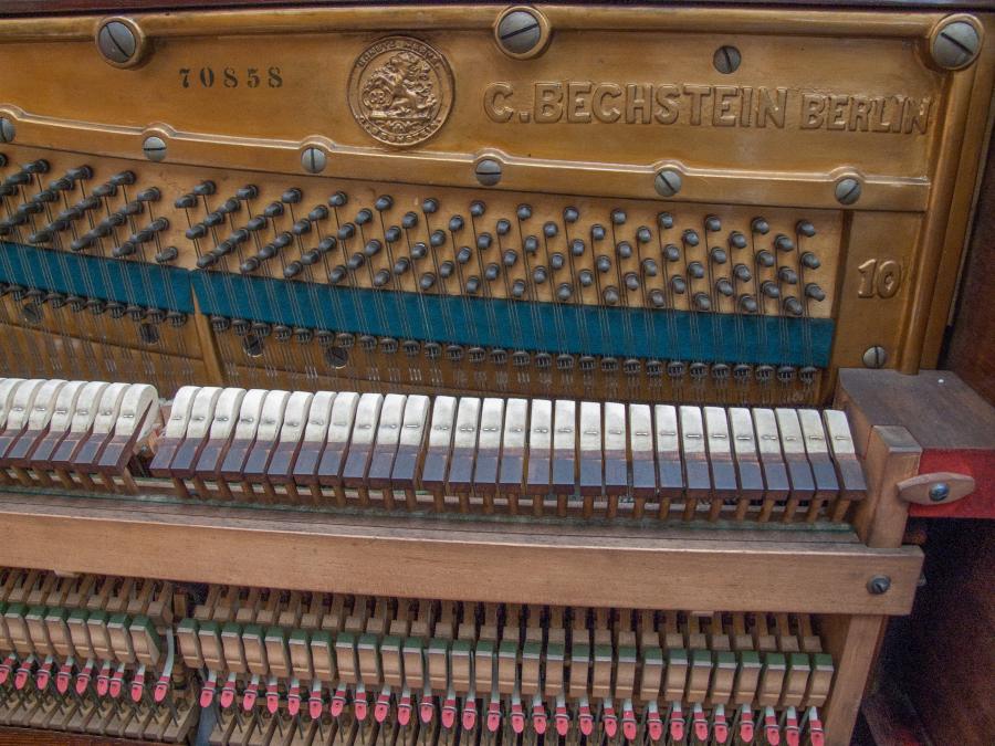 Bechstein 10 upright Piano in rosewood – Gallery image – Roberts Pianos Oxford
