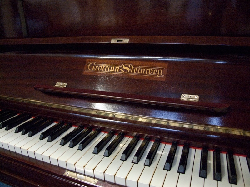 Grotrian Steinweg 120
