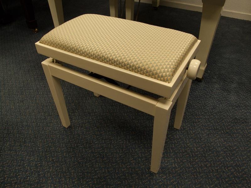 Yamaha G3E grand Piano in ivory/cream – Gallery image – Roberts Pianos Oxford