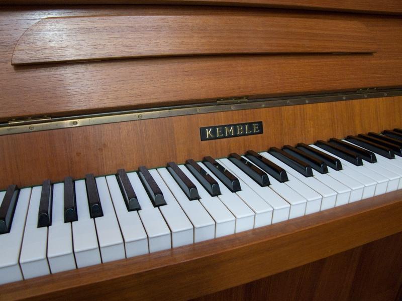Kemble Compact upright Piano in teak – Gallery image – Roberts Pianos Oxford