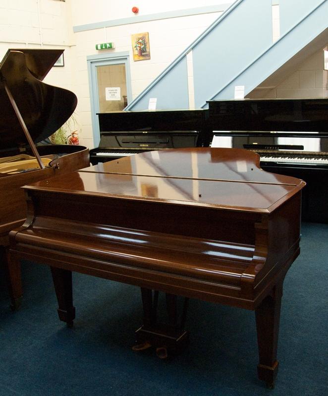 Steinway O grand Piano in Rosewood – Gallery image – Roberts Pianos Oxford