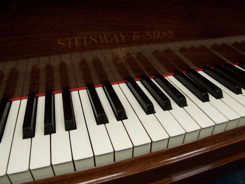 Steinway O grand Piano in Rosewood – Gallery image – Roberts Pianos Oxford