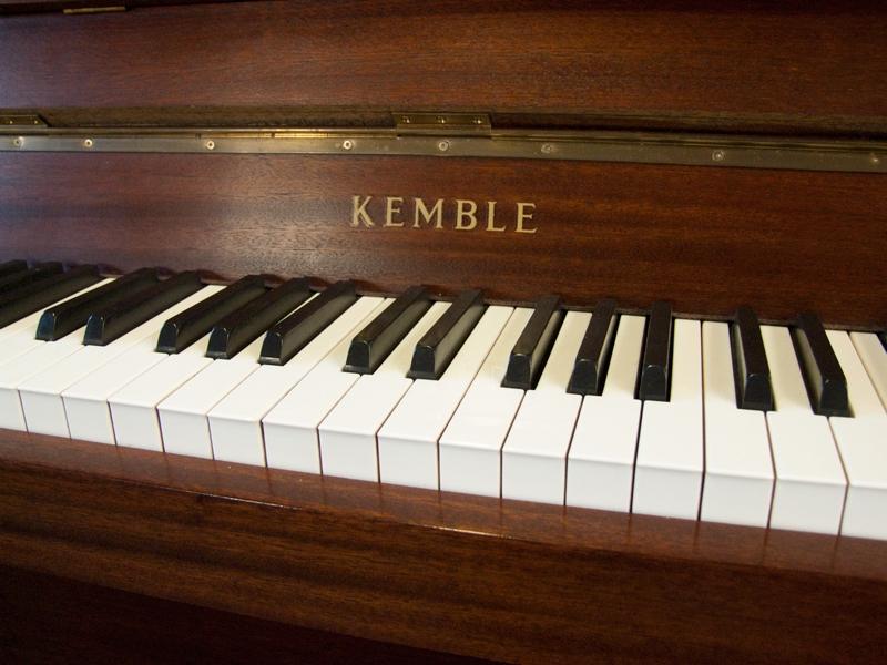 Kemble Compact upright Piano in mahogany – Gallery image – Roberts Pianos Oxford