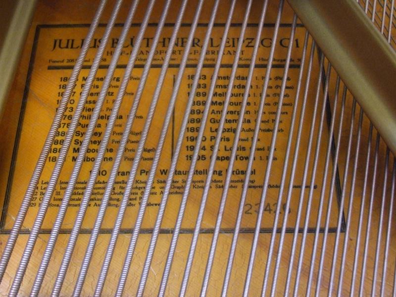 Bluthner Style IV grand Piano in mahogany – Gallery image – Roberts Pianos Oxford