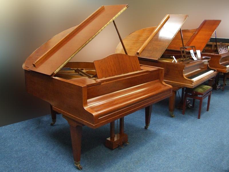 Bluthner Style IV grand Piano in mahogany – Gallery image – Roberts Pianos Oxford