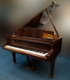 Petrof 172 grand Piano in walnut/ polyester – Inventory thumbnail – Roberts Pianos Oxford