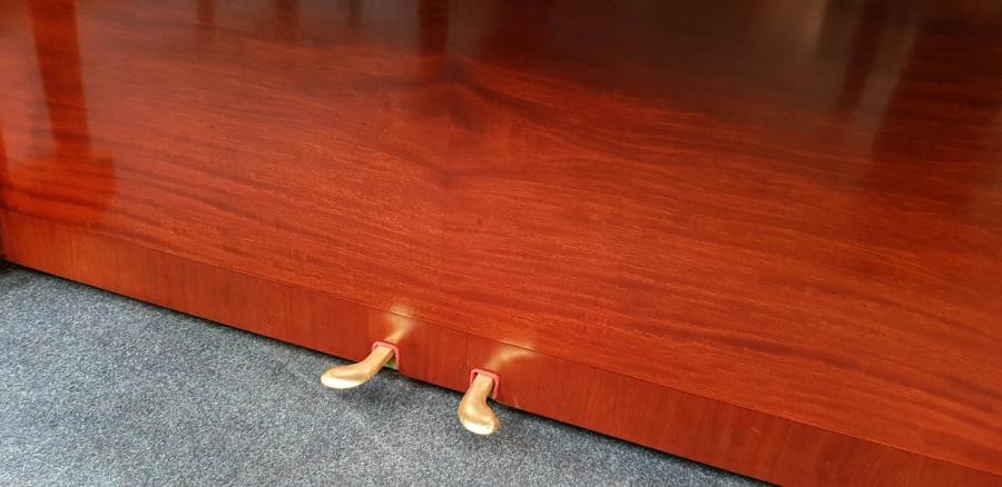 Steinway V upright Piano in Mahogany – Gallery image – Roberts Pianos Oxford