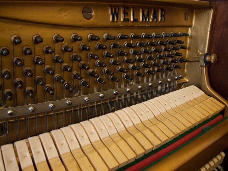 Welmar upright Piano in medium mahogany – Gallery image – Roberts Pianos Oxford