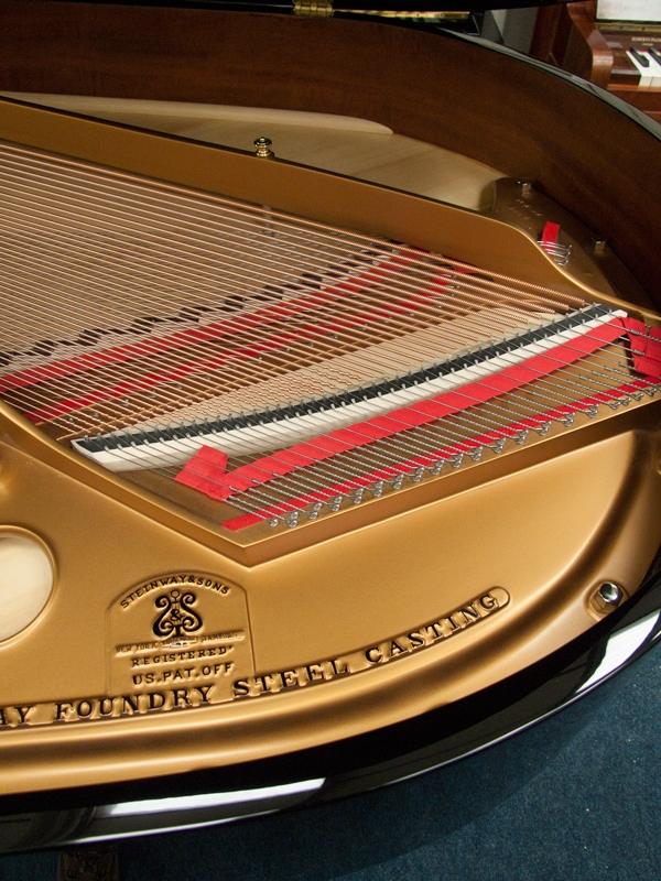 Steinway O grand Piano in bright-black – Gallery image – Roberts Pianos Oxford
